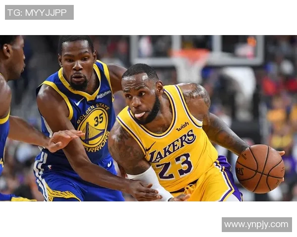 圣诞大战：湖人胜勇士，詹姆斯再次闪耀全场